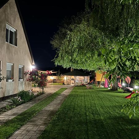 Linett Apartman Hajdúszoboszló Eksteriør billede